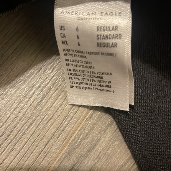 American Eagle ladies jeans, size 6 - Picture 3 of 4